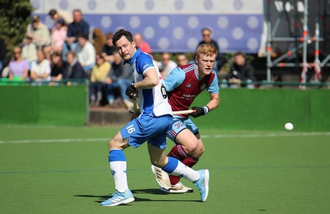 Field field hockey Bundesliga, mens duel between Nicolas Riemann l from GTHGC and Philip Schmid r from UHC