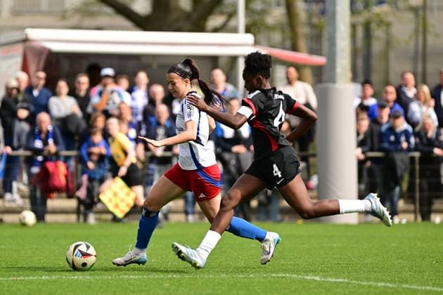 Soccer I Women I Season 2024 2025 I 2 Bundesliga I 21 Matchday I Hamburger SV Eintracht Frankfurt II I 13 04 2025 Vildan Kardesler 7, Hamburger SV Emily Wallrabenstein 4, Eintracht Frankfurt II Hamburg Am Volkspark Hamburg Germany Copyright: xLobeca FelixxSchlikisx
