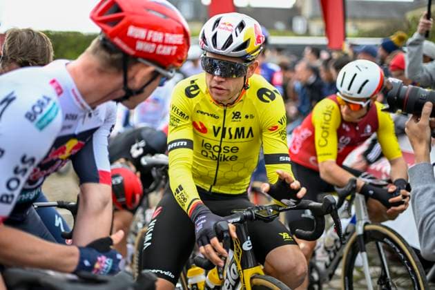 Paris Roubaix 2025 Cycling Race Roubaix, France - April 13 :Van Aert Wout (BEL) of Team Visma - Lease a Bike before the start of the race during the 122nd edition of Paris Roubaix an UCI World Tour cycling race for Men Elite of 259,7 kms with start in Compiegne and finish at the Velodrome Andre-Petrieux in Roubaix on April 13, 2025 in Roubaix, France, 13 04 2025 ( Motordriver Kenny Verfaillie - Roubaix France  Copyright: xNicoxVereeckenx