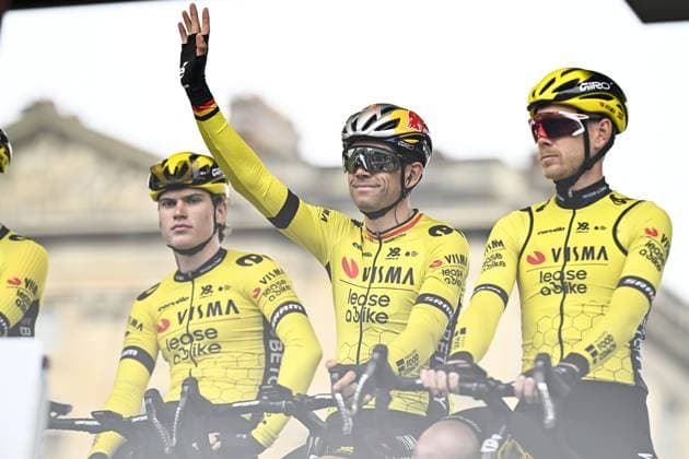 Belgian Wout van Aert of Team Visma-Lease a Bike pictured at the start of the men elite race of the Paris-Roubaix one day cycling race, 259,2 km from Compiegne to Roubaix, France, on Sunday 13 April 2025. JASPERxJACOBS  x120701107x