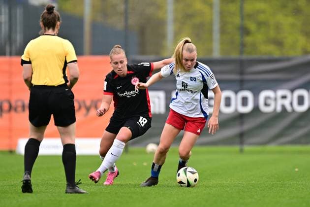 Soccer I Women I Season 2024 2025 I 2 Bundesliga I 21 Matchday I Hamburger SV Eintracht Frankfurt II I 13 04 2025 Johanna Maria Berg 18, Eintracht Frankfurt II Svea Stoldt 8, Hamburger SV Hamburg Am Volkspark Hamburg Germany Copyright: xLobeca FelixxSchlikisx