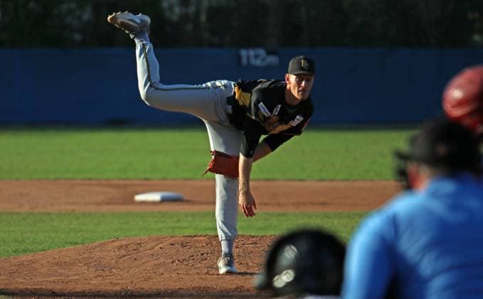 Baseball Bundesliga pitcher Niklas Rimmel from the Bonn Capitals in a game at the Hamburg Stealers