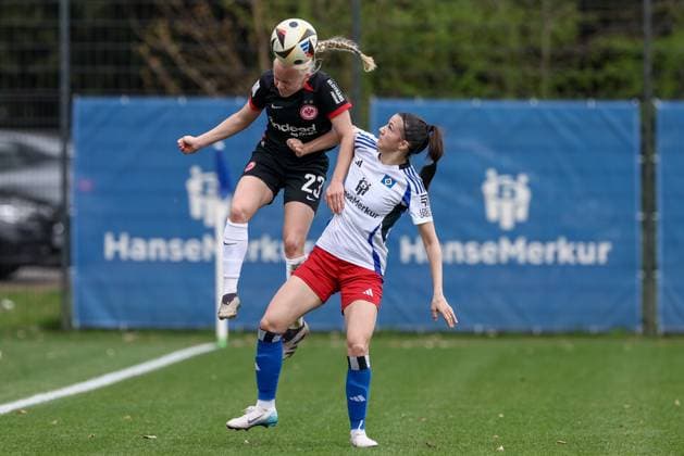 from left Keira Bednorz Eintracht Frankfurt II, 23 and Vildan Kardesler Hamburger SV, 7 in a duel, dynamic, action, action, game scene, THE DFB REGULATIONS PROHIBIT ANY USE OF PHOTOGRAPHS AS IMAGE SEQUENCES AND OR QUASI VIDEO , 13 04 2025, Hamburg Germany , Football, 2 Womens Bundesliga, Hamburger SV Eintracht Frankfurt II xobx