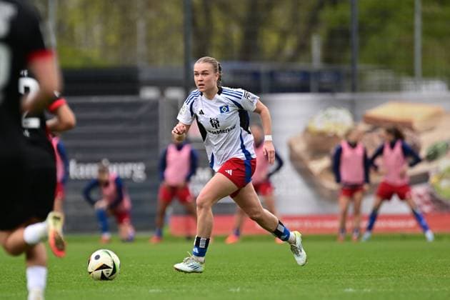 Soccer I Women I Season 2024 2025 I 2 Bundesliga I 21 Matchday I Hamburger SV Eintracht Frankfurt II I 13 04 2025 Annaleen Katharina Böhler 6, Hamburger SV Hamburg Am Volkspark Hamburg Germany Copyright: xLobeca FelixxSchlikisx