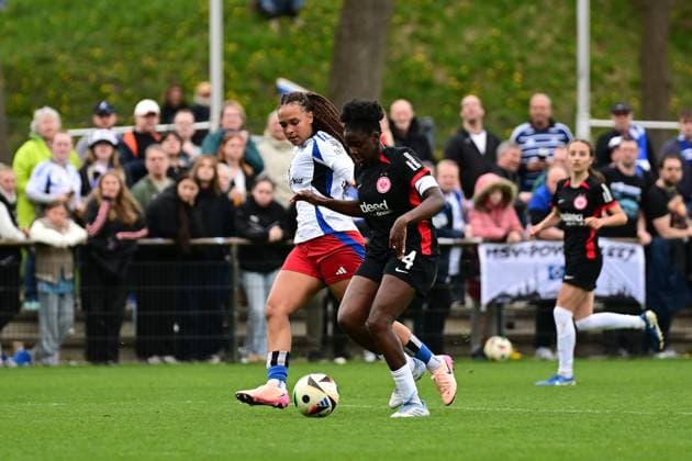 Soccer I Women I Season 2024 2025 I 2 Bundesliga I 21 Matchday I Hamburger SV Eintracht Frankfurt II I 13 04 2025 Lisa Baum 11, Hamburger SV Emily Wallrabenstein 4, Eintracht Frankfurt II Hamburg Am Volkspark Hamburg Germany Copyright: xLobeca FelixxSchlikisx