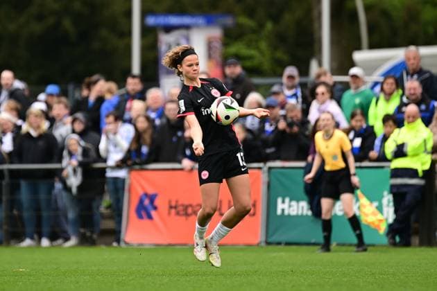 Soccer I Women I Season 2024 2025 I 2 Bundesliga I 21 Matchday I Hamburger SV Eintracht Frankfurt II I 13 04 2025 Rosa Rueckert 13, Eintracht Frankfurt II Hamburg Am Volkspark Hamburg Germany Copyright: xLobeca FelixxSchlikisx