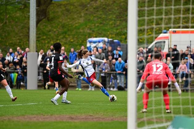 Soccer I Women I Season 2024 2025 I 2 Bundesliga I 21 Matchday I Hamburger SV Eintracht Frankfurt II I 13 04 2025 Shot Lotta Wrede 32, Hamburger SV Hamburg Am Volkspark Hamburg Germany Copyright: xLobeca FelixxSchlikisx