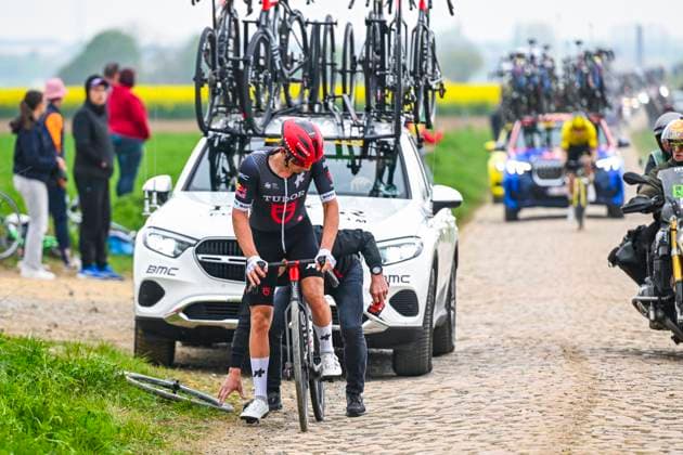 Paris Roubaix 2025 Cycling Race Roubaix, France - April 13 : Mikutis Aivaras (LTU) of Tudor Pro Cycling Team flat tire during the 122nd edition of Paris Roubaix an UCI World Tour cycling race for Men Elite of 259,7 kms with start in Compiegne and finish at the Velodrome Andre-Petrieux in Roubaix on April 13, 2025 in Roubaix, France, 13 04 2025 ( Motordriver Kenny Verfaillie - Roubaix France  Copyright: xVincentxKalutx