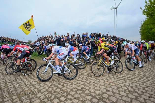 Paris Roubaix 2025 Cycling Race Roubaix, France - April 13 : Merlier Tim (BEL) of Soudal - Quick Step, Affini Edoardo (ITA) of Team Visma Lease a Bike in action during the 122nd edition of Paris Roubaix an UCI World Tour cycling race for Men Elite of 259,7 kms with start in Compiegne and finish at the Velodrome Andre-Petrieux in Roubaix on April 13, 2025 in Roubaix, France, 13 04 2025 ( Motordriver Kenny Verfaillie - Roubaix France  Copyright: xVincentxKalutx