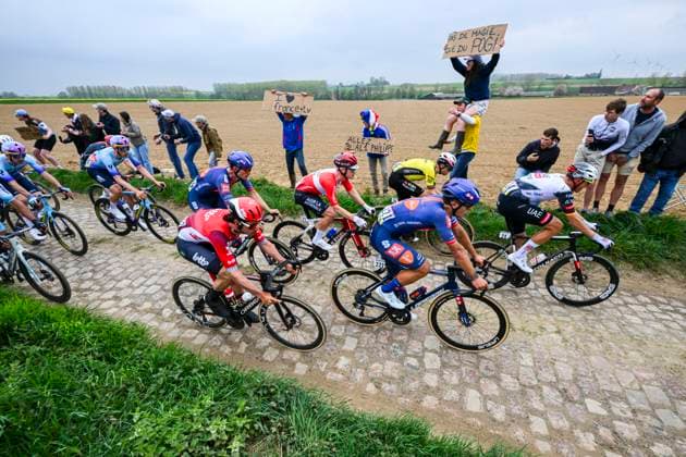 Paris Roubaix 2025 Cycling Race Roubaix, France - April 13 : Van Aert Wout (BEL) of Team Visma - Lease a Bike, Politt Nils (GER) of UAE Team Emirates - XRG, Bittner Pavel (CZE) of Team Picnic PostNL in action during the 122nd edition of Paris Roubaix an UCI World Tour cycling race for Men Elite of 259,7 kms with start in Compiegne and finish at the Velodrome Andre-Petrieux in Roubaix on April 13, 2025 in Roubaix, France, 13 04 2025 ( Motordriver Kenny Verfaillie - Roubaix France  Copyright: xVincentxKalutx