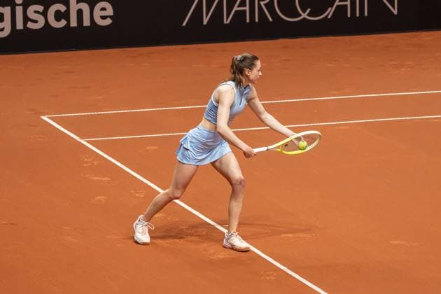 Aliaksandra Sasnovich serving, Erika Andreeva vs Aliaksandra Sasnovich, Tennis, Porsche Tennis Grand Prix, Court 1, Qualification, Season 2025, 13 04 2025, Erika Andreeva vs Aliaksandra Sasnovich, Tennis, Porsche Tennis Grand Prix, Court 1, Qualification, Season 2025, 13 04 2025, Stuttgart Copyright: xEibner-Pressefoto EdwardxCheungx EP_ECG