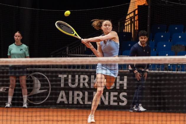 Aliaksandra Sasnovich with a strong backhand, Erika Andreeva vs Aliaksandra Sasnovich, Tennis, Porsche Tennis Grand Prix, Court 1, Qualification, Season 2025, 13 04 2025, Erika Andreeva vs Aliaksandra Sasnovich, Tennis, Porsche Tennis Grand Prix, Court 1, Qualification, Season 2025, 13 04 2025, Stuttgart Copyright: xEibner-Pressefoto EdwardxCheungx EP_ECG
