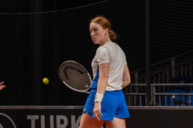 Ella Seidel with a serious look at her opponent, Dayana Yastremska vs Ella Seidel, Tennis, Porsche Tennis Grand Prix, Court 1, Qualification, Season 2025, 13 04 2025, Dayana Yastremska vs Ella Seidel, Tennis, Porsche Tennis Grand Prix, Court 1, Qualification, Season 2025, 13 04 2025, Stuttgart Copyright: xEibner-Pressefoto EdwardxCheungx EP_ECG