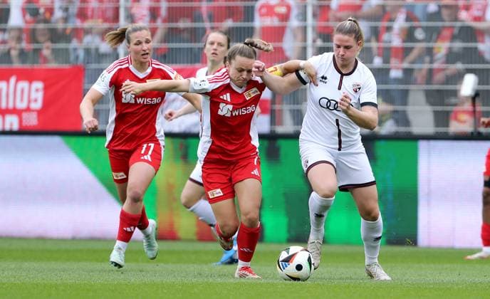 Dina Orschmann, Lisa Heiseler, Ina Timmermann duel match scene Action Sport Football Soccer 2 Bundesliga Women Women Season 2024 2025 13 04 2025 1 FC Union Berlin vs FC Ingolstadt FCI DFL regulations prohibit any use of photographs as image sequences and or quasi video