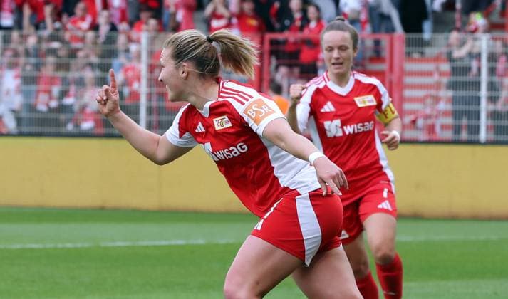 Dina Orschmann cheers after 1 0 joy emotion jubilation sport soccer soccer 2 Bundesliga women women season 2024 2025 13 04 2025 1 FC Union Berlin vs FC Ingolstadt FCI DFL regulations prohibit any use of photographs as image sequences and or quasi video