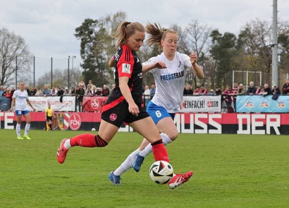 13 04 2025 Soccer Season 2024 2025 2 Women Soccer Bundesliga 21 Matchday 1 FC Nürnberg FCN Club Clubfrauen SC Sand Sportfoto Zink DaMa xdaxmax Luisa Guttenberger 4, 1 FC Nürnberg FCN Alina Bantle 6, SC Sand