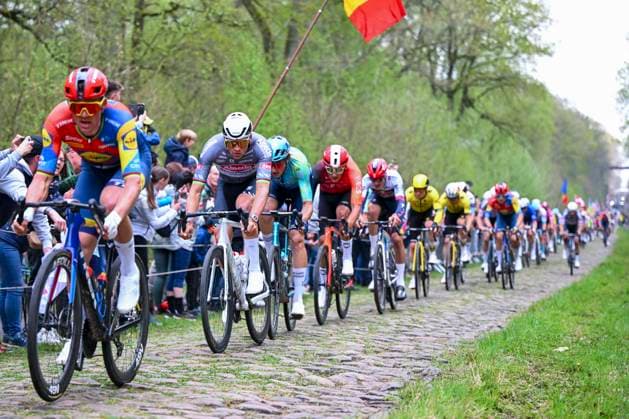 Paris Roubaix 2025 Cycling Race Roubaix, France - April 13 : Pedersen Mads (DEN) of Lidl - Trek, Van Der Poel Mathieu (NED) of Alpecin - Deceuninck in the Trouee d Arenberg during the 122nd edition of Paris Roubaix an UCI World Tour cycling race for Men Elite of 259,7 kms with start in Compiegne and finish at the Velodrome Andre-Petrieux in Roubaix on April 13, 2025 in Roubaix, France, 13 04 2025 ( Motordriver Kenny Verfaillie - Roubaix France  Copyright: xNicoxVereeckenx