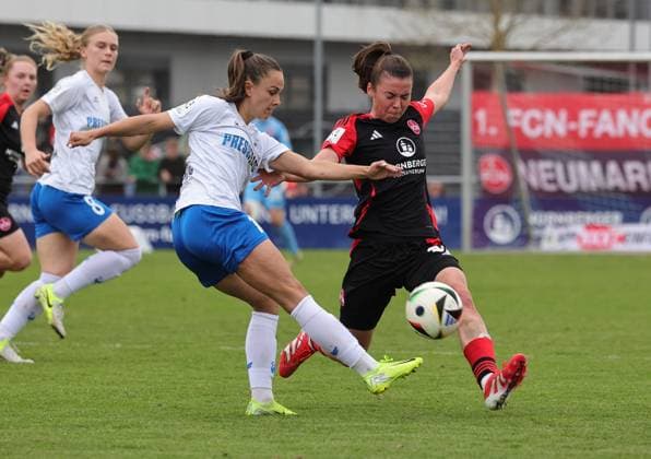 13 04 2025 Soccer Season 2024 2025 2 Women Soccer Bundesliga 21 Matchday 1 FC Nürnberg FCN Club Clubfrauen SC Sand Sportfoto Zink DaMa xdaxmax Sanja Homann 19, SC Sand Julia Pollak 22, 1 FC Nürnberg FCN