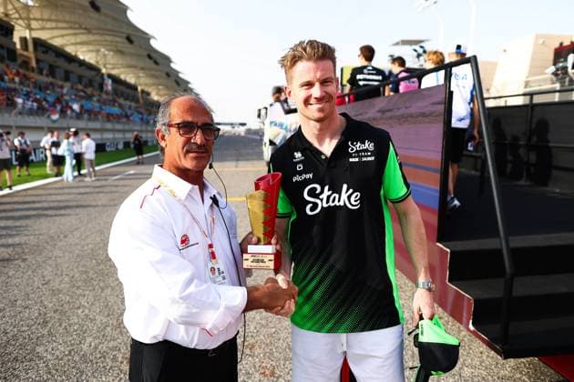 F1 - BAHRAIN GRAND PRIX 2025 HULKENBERG Nico (ger), Stake F1 Team Kick C45, portrait and Marshal Award trophy during the Formula 1 Gulf Bahrain Grand Prix 2025, 4th round of the 2025 FIA Formula One World Championship, WM, Weltmeisterschaft from April 11 to 13, 2025 on the Bahrain International Circuit, in Sakhir, Bahrain - SakhirBahrain  Copyright: xEricxAlonsox