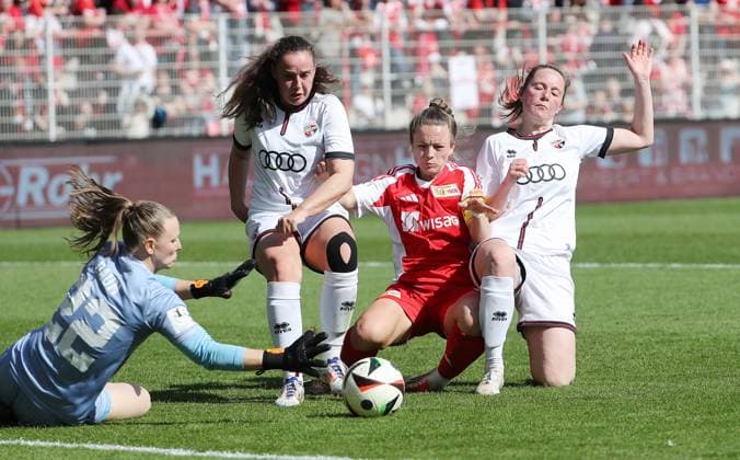 Goalkeeper Anna Lena Daum, Lea Wolski, Lisa Heiseler, Lisa Ebert duel Match scene Action Sport Soccer Football 2 Bundesliga Women Women Season 2024 2025 13 04 2025 1 FC Union Berlin vs FC Ingolstadt FCI DFL regulations prohibit any use of photographs as image sequences and or quasi video