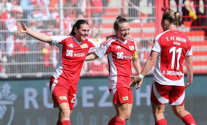Sophie Trojahn cheers after 2 0 with Lisa Heiseler, Dina Orschmann joy emotion jubilation Sport Football Soccer 2 Bundesliga Women Women Season 2024 2025 13 04 2025 1 FC Union Berlin vs FC Ingolstadt FCI DFL regulations prohibit any use of photographs as image sequences and or quasi video