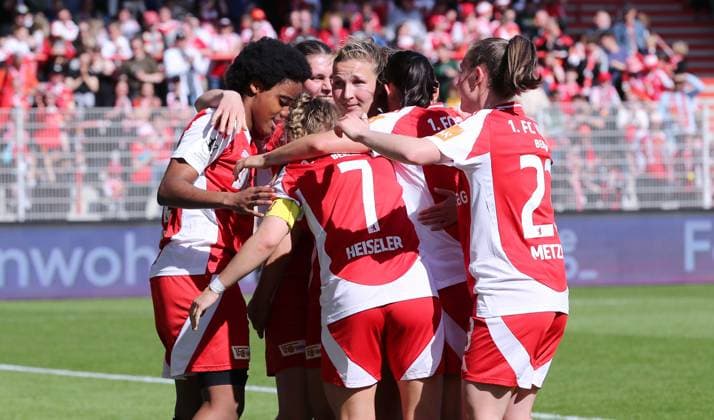 Dina Orschmann celebrates after 3 0 with teammates Joy Emotion Jubilation Sport Football Soccer 2 Bundesliga Women Women Season 2024 2025 13 04 2025 1 FC Union Berlin vs FC Ingolstadt FCI DFL regulations prohibit any use of photographs as image sequences and or quasi video