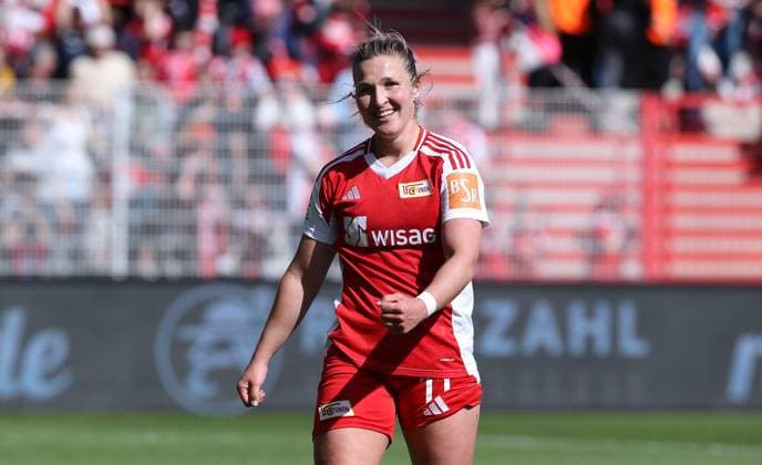 Dina Orschmann cheers after 3 0 joy emotion jubilation sport soccer soccer 2 Bundesliga women women season 2024 2025 13 04 2025 1 FC Union Berlin vs FC Ingolstadt FCI DFL regulations prohibit any use of photographs as image sequences and or quasi video