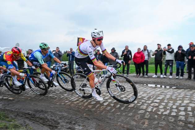 Paris Roubaix 2025 Cycling Race Roubaix, France - April 13 : Pogacar Tadej (SLO) of UAE Team Emirates - XRG in action during the 122nd edition of Paris Roubaix an UCI World Tour cycling race for Men Elite of 259,7 kms with start in Compiegne and finish at the Velodrome Andre-Petrieux in Roubaix on April 13, 2025 in Roubaix, France, 13 04 2025 ( Motordriver Kenny Verfaillie - Roubaix France  Copyright: xVincentxKalutx