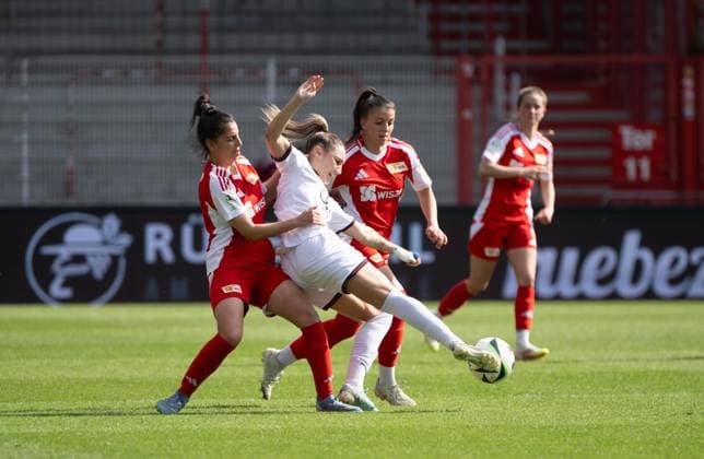 Soccer, Women, Season 2024 2025, 2 Women Bundesliga 21 Matchday , 1 FC Union Berlin FC Ingolstadt 04, f l Sarah Abu Sabbah 1 Women 1 FC Union , Ivana Slipcevic, Korina Janez 1 Women 1 FC Union , 13 04 2025, Copyright: xMatthiasxKochx