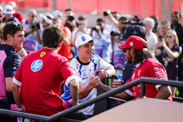 F1 - BAHRAIN GRAND PRIX 2025 HADJAR Isack (fra), Visa Cash App RB F1 Team VCARB02, GASLY Pierre (fra), Alpine F1 Team A525, HAMILTON Lewis (gbr), Scuderia Ferrari SF-25, portrait during the Formula 1 Gulf Bahrain Grand Prix 2025, 4th round of the 2025 FIA Formula One World Championship, WM, Weltmeisterschaft from April 11 to 13, 2025 on the Bahrain International Circuit, in Sakhir, Bahrain - SakhirBahrain Copyright: xFLORENTxGOODENx