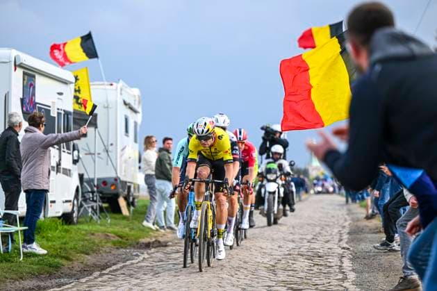 Paris Roubaix 2025 Cycling Race Roubaix, France - April 13 : Van Aert Wout (BEL) of Team Visma - Lease a Bike in action during the 122nd edition of Paris Roubaix an UCI World Tour cycling race for Men Elite of 259,7 kms with start in Compiegne and finish at the Velodrome Andre-Petrieux in Roubaix on April 13, 2025 in Roubaix, France, 13 04 2025 ( Motordriver Kenny Verfaillie - Roubaix France  Copyright: xVincentxKalutx