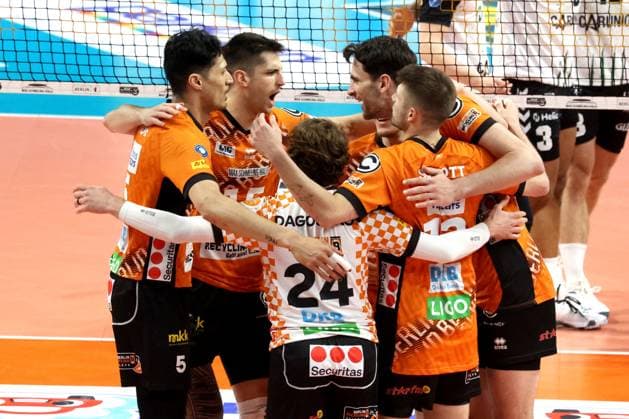 DEU, DVV, 1 VBL, BR Volleys vs Helios Grizzlys Giesen, 13 04 2025, Max Schmeling Halle, Berlin, DEU, DVV, 1 VBL, BR Volleys vs Helios Grizzlys Giesen, in the picture BR Volleys player circle Photo Juergen Engler nordphoto GmbH nordphotoxGmbHx xEngler nph00076