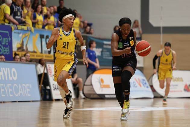 13 04 2025, Basketball, Women, Toyota Womens Basketball Bundesliga, Season 2024 2025, Playoff semi-final, Game 4, Saarlouis Royals Alba Berlin, Victoria Majekodummi Saarlouis Royals , Deeshyra Thomas Alba Berlin Saarlouis Stadtgartenhalle Saarland Germany EN Copyright: xSebastianxBachx