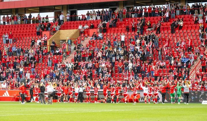 Soccer, Women, Season 2024 2025, 2 Women Bundesliga 21 Matchday , 1 FC Union Berlin FC Ingolstadt 04, Union cheering after the final whistle, 13 04 2025, Copyright: xMatthiasxKochx