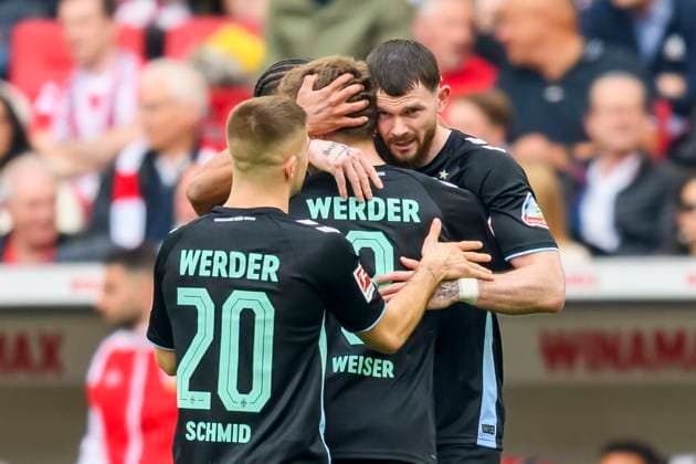 GER, DFB, VFB Stuttgart vs SV Werder Bremen 13 04 2025, , Stuttgart, GER, DFB, VFB Stuttgart vs SV Werder Bremen, in the picture cheering after the goal to 1 1 by Oliver Burke SV Werder Bremen 15 with Mitchell Weiser SV Werder Bremen 8 Felix Agu SV Werder Bremen 27 Romano Schmid SV Werder Bremen 20 nordphotoxGmbHx xStraubmeier nph00004
