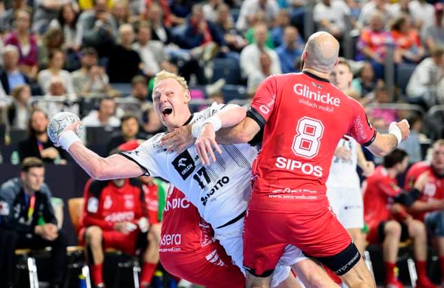 Sport Themen der Woche KW15 v.l. Patrick WIENCEK (KI), Adrian Sipos (MTM) Wurf, Aktion, Zweikampf, Finale THW Kiel (KI) - MT Melsungen (MTM), am 13.04.2025 Handball DHB Pokal Final Four 2025, vom 12.04 - 13.04.2023 in Koeln Deutschland. Â *** v l Patrick WIENCEK KI , Adrian Sipos MTM throw, action, duel, final THW Kiel KI MT Melsungen MTM , on 13 04 2025 Handball DHB Pokal Final Four 2025, from 12 04 13 04 2023 in Cologne Germany Â