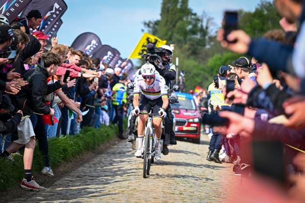 Paris Roubaix 2025 Cycling Race Roubaix, France - April 13 : Pogacar Tadej (SLO) of UAE Team Emirates - XRG in action during the 122nd edition of Paris Roubaix an UCI World Tour cycling race for Men Elite of 259,7 kms with start in Compiegne and finish at the Velodrome Andre-Petrieux in Roubaix on April 13, 2025 in Roubaix, France, 13 04 2025 ( Motordriver Kenny Verfaillie - Roubaix France  Copyright: xVincentxKalutx