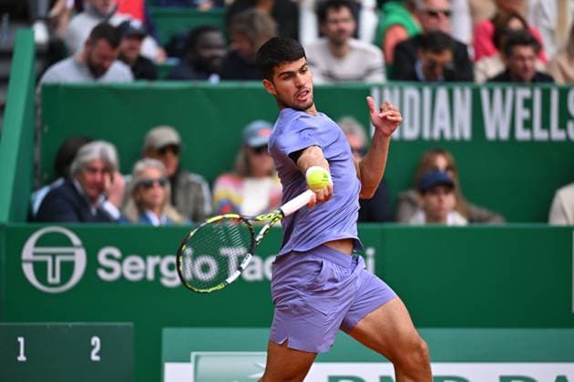 Carlos Alcaraz Wins Rolex Monte Carlo Tournament - Monaco Carlos Alcaraz (ESP) wins 1st place trophy during the Monte Carlo ATP, Tennis Herren Masters Series Tournament final tennis match at the Monte Carlo Country Club in Monte Carlo, Monaco on April 13, 2025. Photo by Corinne Dubreuil ATP Tour ABACAPRESS.COM Monaco Monte-Carlo Monaco  Copyright: xDubreuilxCorinne ABACAx