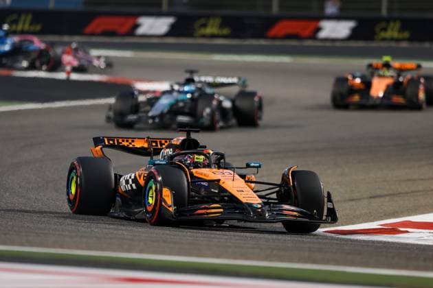 F1 - BAHRAIN GRAND PRIX 2025 81 PIASTRI Oscar (aus), McLaren F1 Team MCL39, action during the Formula 1 Gulf Bahrain Grand Prix 2025, 4th round of the 2025 FIA Formula One World Championship, WM, Weltmeisterschaft from April 11 to 13, 2025 on the Bahrain International Circuit, in Sakhir, Bahrain - SakhirBahrain  Copyright: xEricxAlonsox