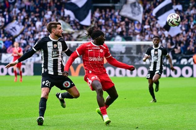 FOOTBALL : Angers vs Montpellier - Ligue 1 - 13 04 2025 Tanguy Bemin COULIBALY ( 70 - Montpellier ) and Jordan LEFORT ( 21 - Angers ) during the Ligue 1 match between Angers SCO and Montpellier HSC at Stade Raymond Kopa on April 13, 2025 in Angers, France. ( Photo by Dante Badano PsnewZ ) - AngersFrance  Copyright: xDantexBadanox