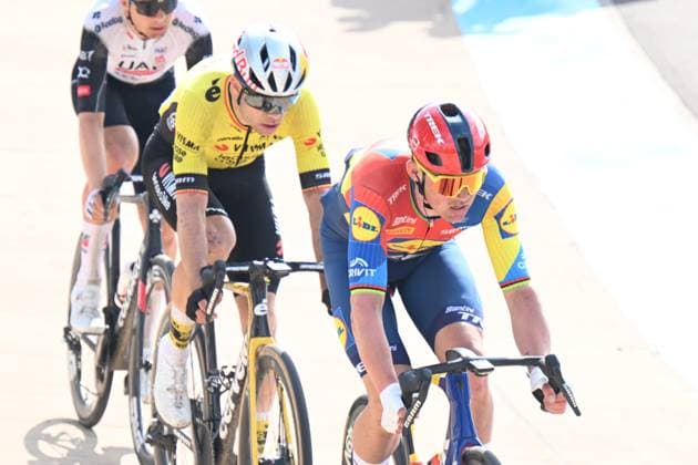 13-04-2025 Paris - Roubaix; 2025, Lidl - Trek; 2025, Visma - Lease A Bike; Pedersen, Mads; Van Aert, Wout; Roubaix; 