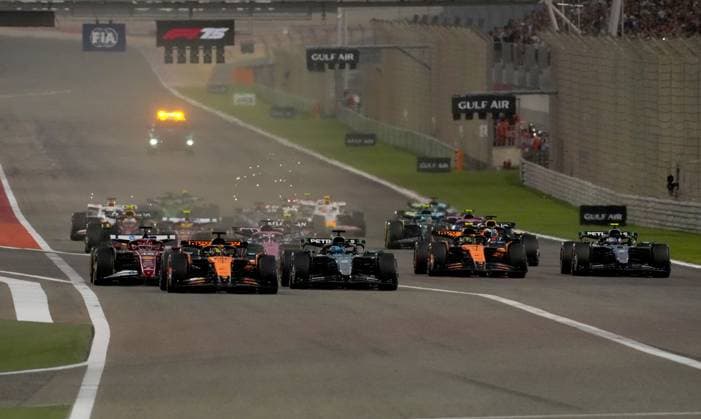 13 04 2025, Bahrain International Circuit, Sakhir, Formula 1 Gulf Air Bahrain Grand Prix 2025 ,in picture Race start , Oscar Piastri AUS , McLaren F1 Team, Charles Leclerc MCO , Scuderia Ferrari HP, George Russell GBR , Mercedes AMG Petronas Formula One Team, Lando Norris GBR , Lewis Hamilton GBR , Carlos Sainz Jr ESP , Atlassian Williams Racing, Max Verstappen NLD , Oracle Red Bull Racing, Yuki Tsunoda JPN Photo by Hasan Bratic DeFodi Images