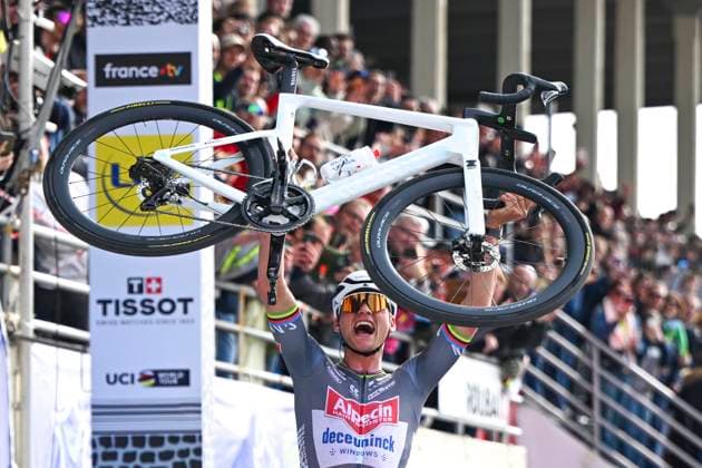 Paris Roubaix 2025 Cycling Race Roubaix, France - April 13 : Van Der Poel Mathieu (NED) of Alpecin - Deceuninck celebrating his victory during the 122nd edition of Paris Roubaix an UCI World Tour cycling race for Men Elite of 259,7 kms with start in Compiegne and finish at the Velodrome Andre-Petrieux in Roubaix on April 13, 2025 in Roubaix, France, 13 04 2025 ( Motordriver Kenny Verfaillie - Roubaix France  Copyright: xVincentxKalutx