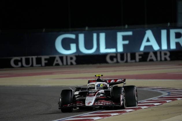 13 04 2025, Bahrain International Circuit, Sakhir, Formula 1 Gulf Air Bahrain Grand Prix 2025 ,in the picture Oliver Bearman GBR , MoneyGram Haas F1 Team Photo by Hasan Bratic DeFodi Images
