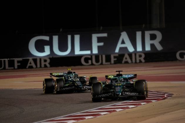13 04 2025, Bahrain International Circuit, Sakhir, Formula 1 Gulf Air Bahrain Grand Prix 2025 ,in the picture Lance Stroll CAN , Aston Martin Aramco Cognizant Formula One Team, Fernando Alonso ESP Photo by Hasan Bratic DeFodi Images