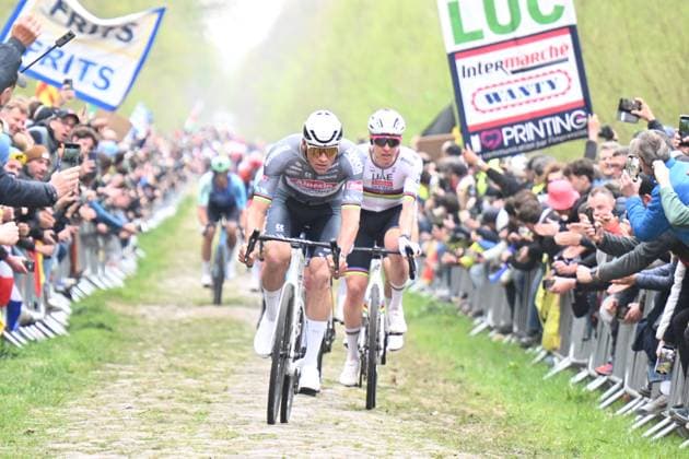 13-04-2025 Paris - Roubaix; 2025, Alpecin - Deceuninck; 2025, Uae Team Emirates - Xrg; Van Der Poel, Mathieu; Pogacar, Tadej; Arenberg; 