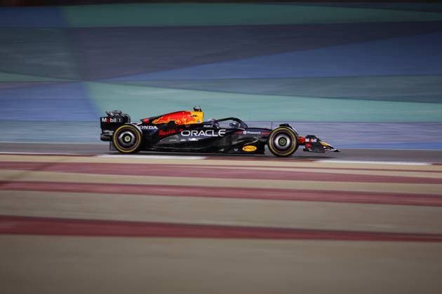 F1 - BAHRAIN GRAND PRIX 2025 01 VERSTAPPEN Max (nld), Red Bull Racing RB21, action during the Formula 1 Gulf Bahrain Grand Prix 2025, 4th round of the 2025 FIA Formula One World Championship, WM, Weltmeisterschaft from April 11 to 13, 2025 on the Bahrain International Circuit, in Sakhir, Bahrain -  Copyright: xXavixBonillax