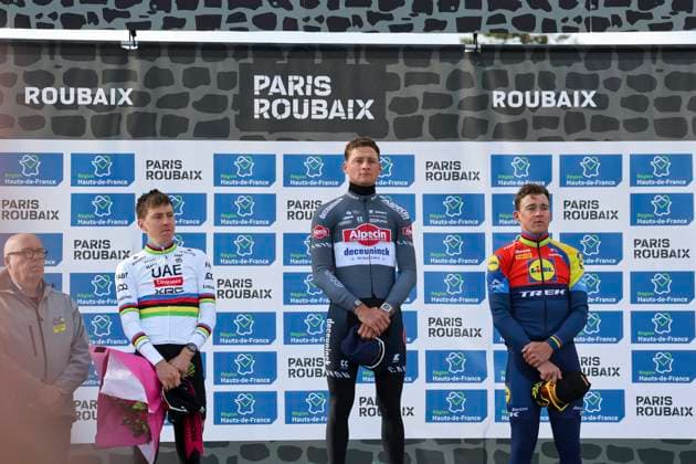 PARIS ROUBAIX 2025 PHOTOPQR VOIX DU NORD Thierry Thorel ; 13 04 2025 ; Roubaix , le 13 avril 2025 - Mathieu van der Poel vainqueur pour la troisieme fois de la mythique course l Enfer du Nord - Photo : Thierry Thorel La Voix du Nord Paris-Roubaix race northern France on April 13, 2025. Hauts de France France  Copyright: xPHOTOPQR VOIXxDUxNORD MAXPPPxThierryxThorelx 20250413VDN2180 20250413VDN2180