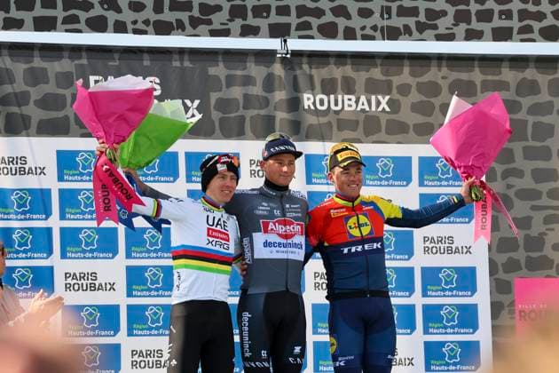 PARIS ROUBAIX 2025 PHOTOPQR VOIX DU NORD Thierry Thorel ; 13 04 2025 ; Roubaix , le 13 avril 2025 - Mathieu van der Poel vainqueur pour la troisieme fois de la mythique course l Enfer du Nord - Photo : Thierry Thorel La Voix du Nord Paris-Roubaix race northern France on April 13, 2025. Hauts de France France  Copyright: xPHOTOPQR VOIXxDUxNORD MAXPPPxThierryxThorelx 20250413VDN2179 20250413VDN2179