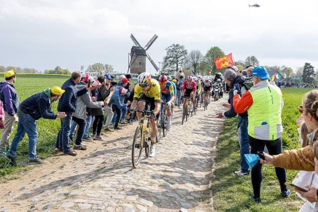 PARIS ROUBAIX 2025 PHOTOPQR VOIX DU NORD PASCAL BONNIERE ; 13 04 2025 ; QUIEVY 13.04.2025 - cyclisme - course cycliste Paris Roubaix Hommes 122 eme edition , secteur pave Quievy a Saint Python . Photo Pascal Bonniere La voix Du Nord Paris-Roubaix race northern France on April 13, 2025. HAUTS DE FRANCE France  Copyright: xPHOTOPQR VOIXxDUxNORD MAXPPPxPASCALxBONNIEREx 20250413VDN2505 20250413VDN2505